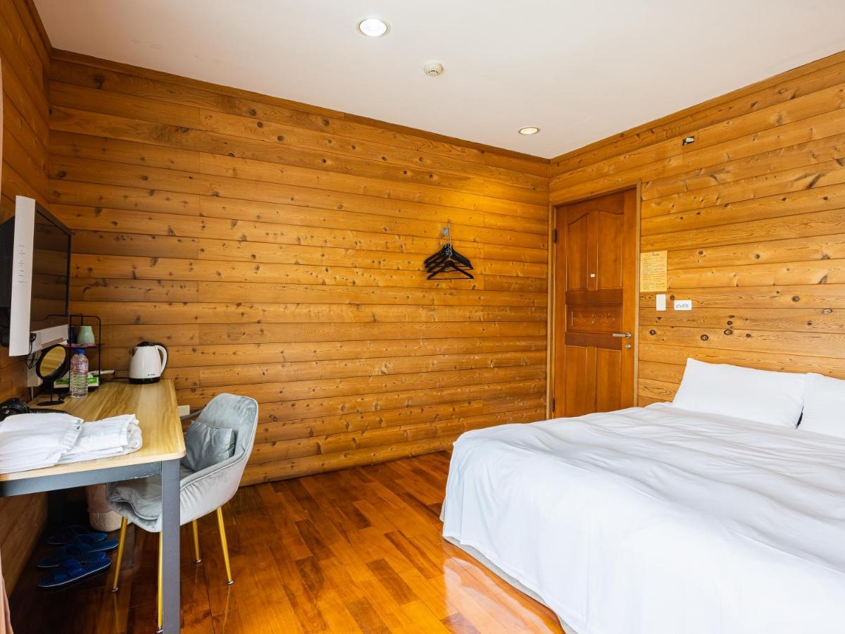 Bishui Shanju Lakeside B&B 魚池郷 エクステリア 写真